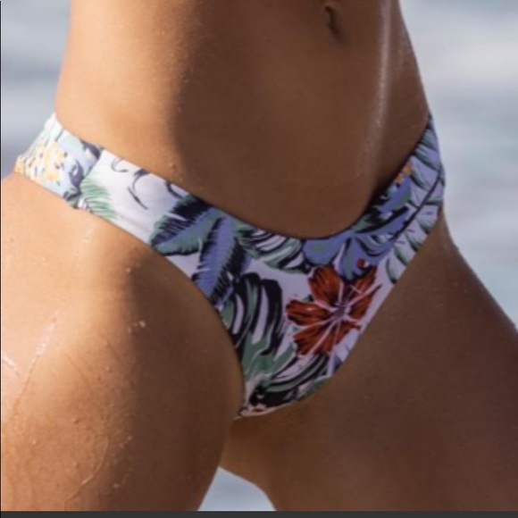 Nwt Roxy Floral Print classic Cheeky Hi Leg Mini Coverage Swim Bottom Sz Large - Picture 1 of 8